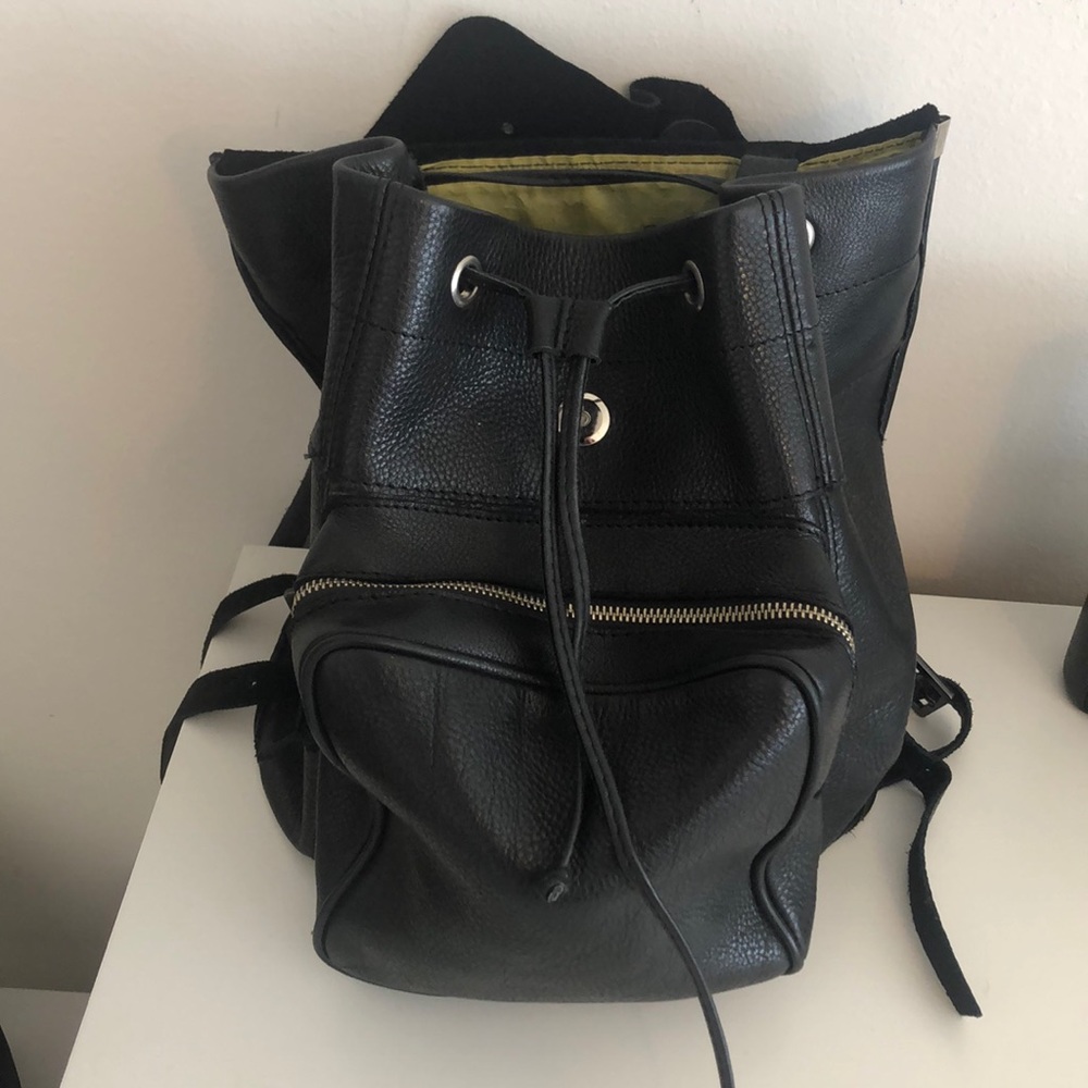 BLACK LEATHER BACKPACK - Picture 3 of 6